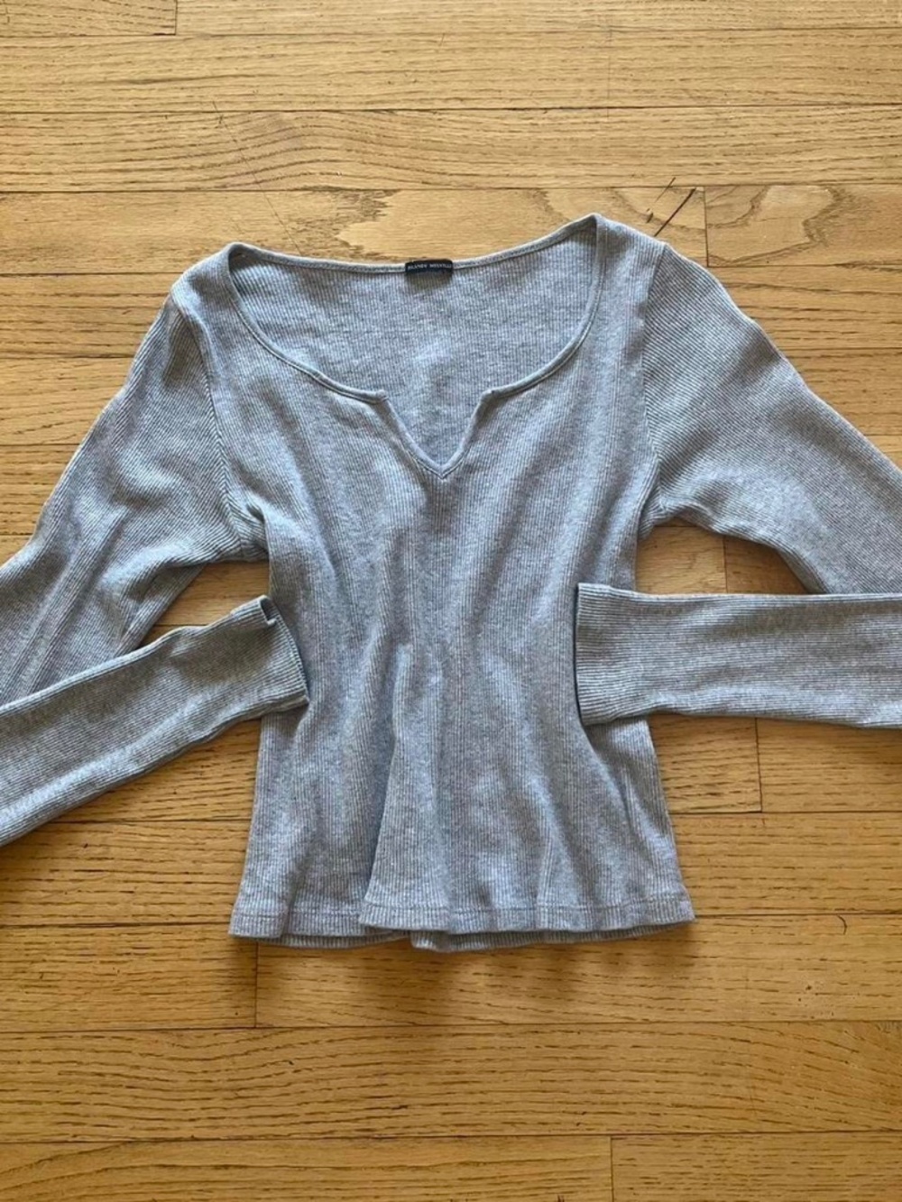 Brandy Melville Women's Grey Shirt